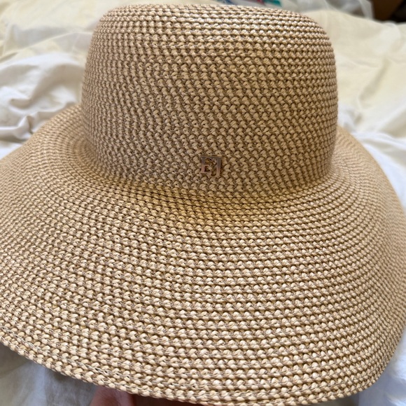Eric Javits Hampton Squishee Sun Hat In Tan Brown Peanut SPF 50+ - Picture 2 of 3